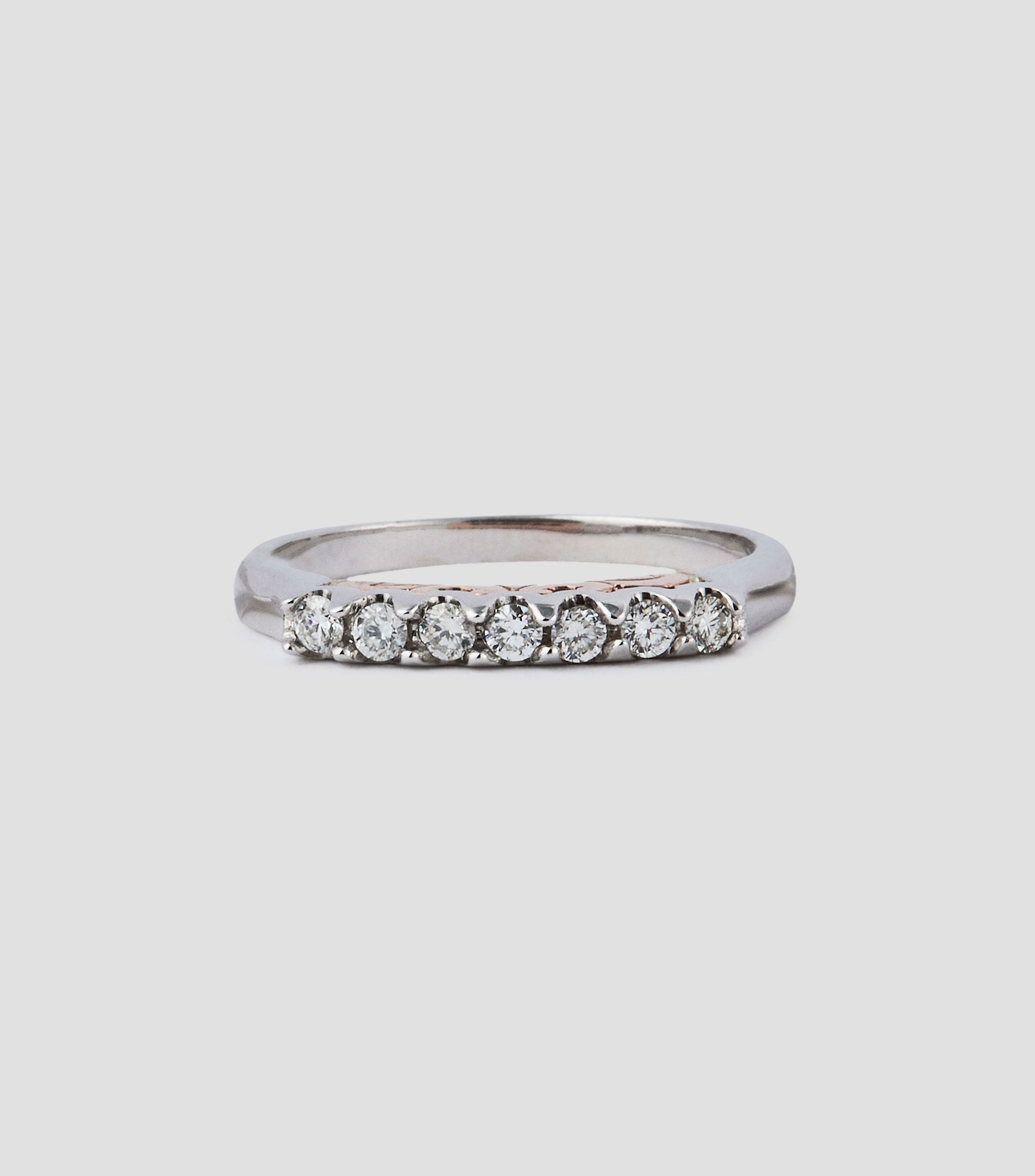 Anillo Churumbela en Oro Blanco de 14 Kilates con Incrustación Mujer